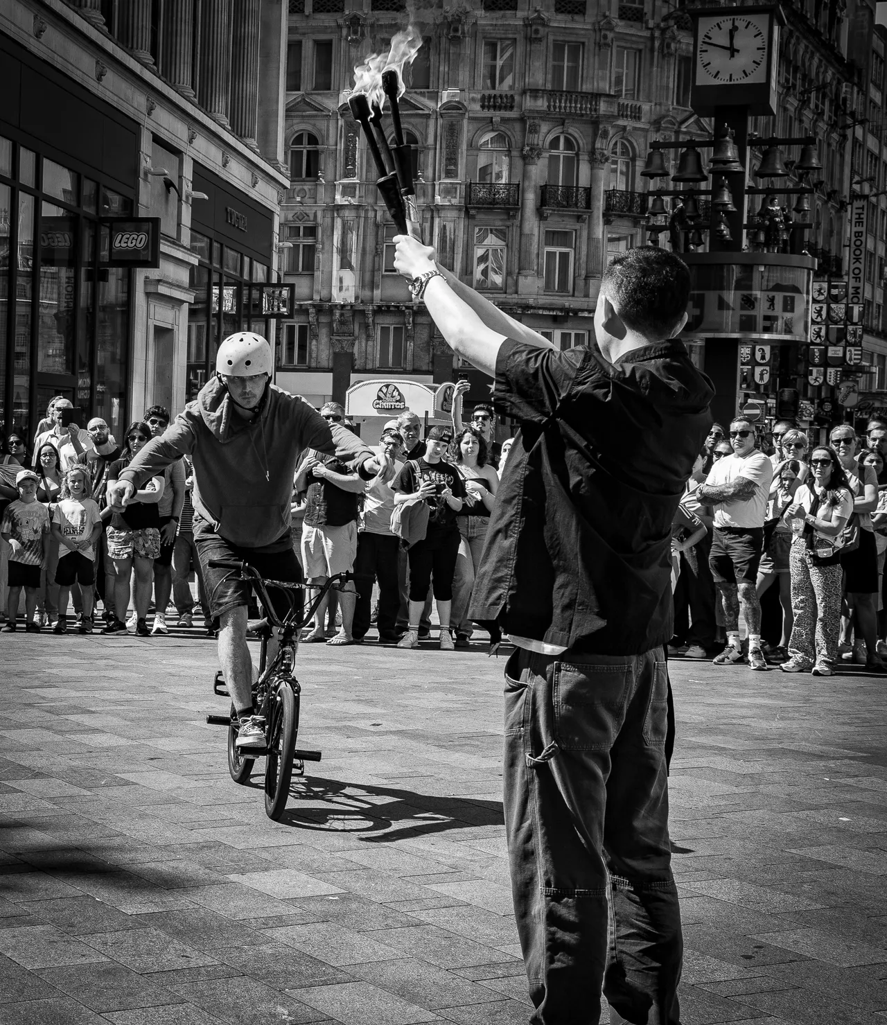 Street photography around the world. – photo 31